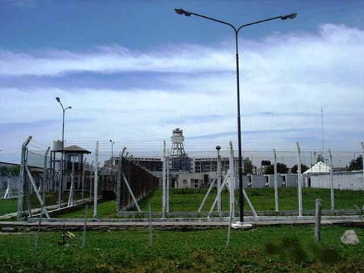 La Plata: Murieron 2 presos que cumplían condena por abuso sexual, uno tenía coronavirus
