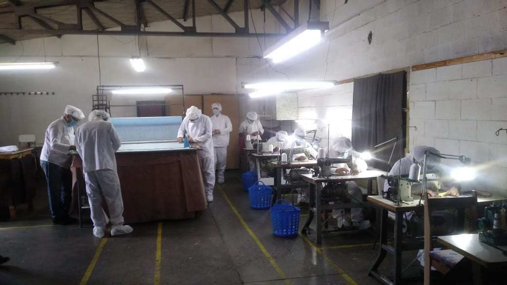 Coronavirus: En cárceles bonaerenses, elaboraron ya 19 mil barbijos y 500 kits sanitarios
