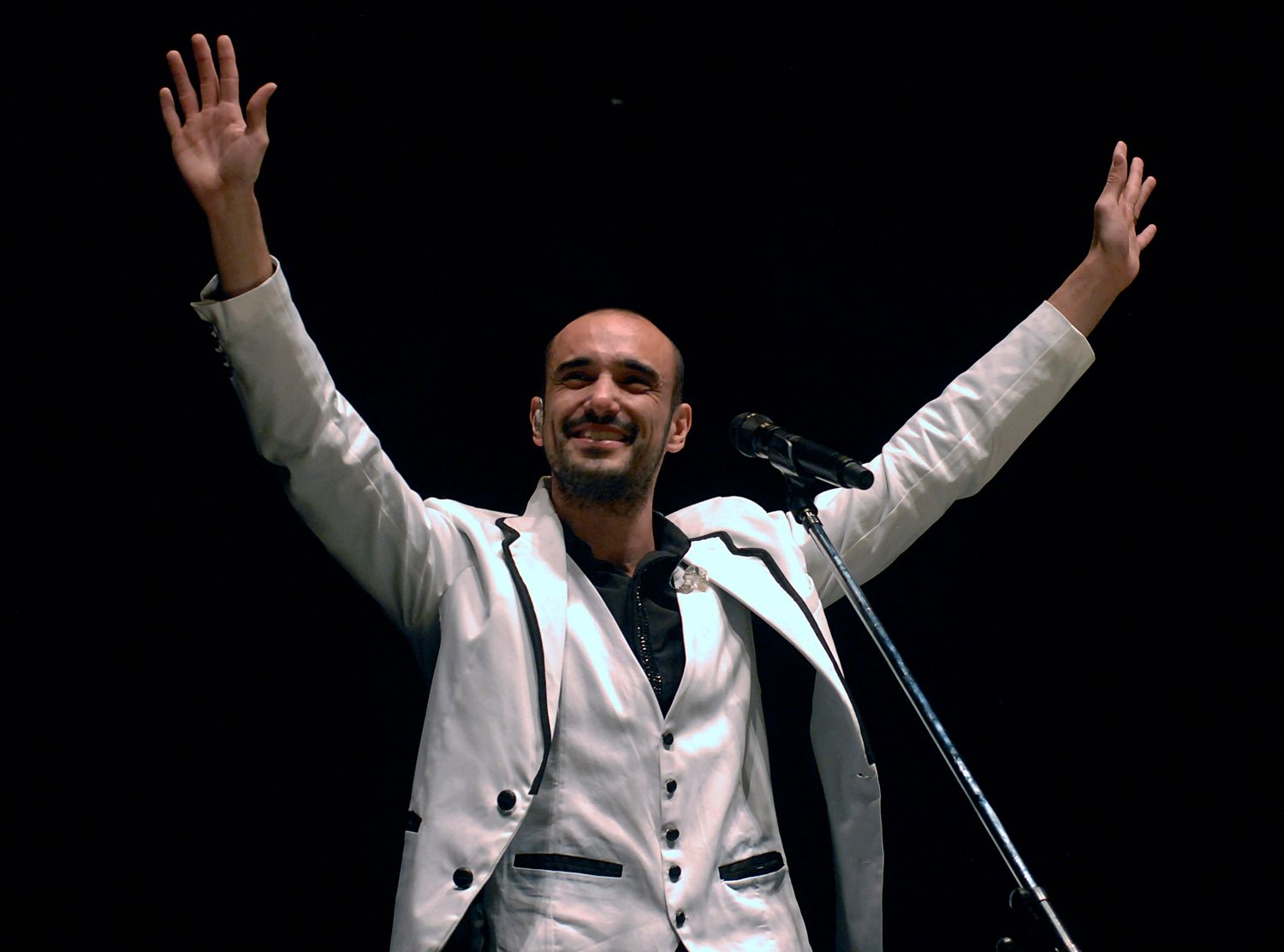 Abel Pintos cantó ante una multitud en el Estadio Único de La Plata