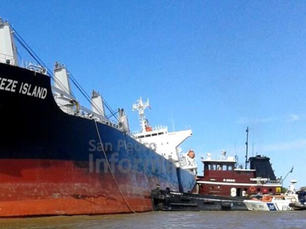 Choque de barcos en Río Paraná: Continúan los trabajos para impedir dispersión de combustible