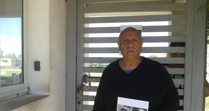 Olavarría: Se encadenó a la puerta de la fábrica y reclama 250 bolsas de harina