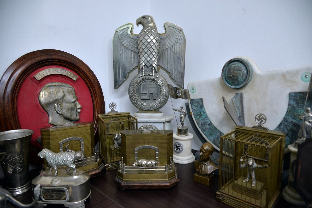 Recuperaron objetos históricos de origen asiático y piezas del régimen nazi