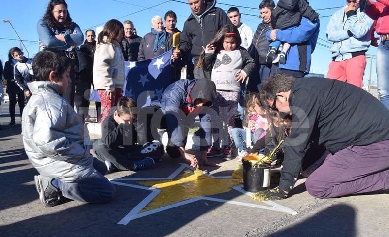 Olavarría: Pintan una nueva estrella amarilla en memoria a una víctima del tránsito 