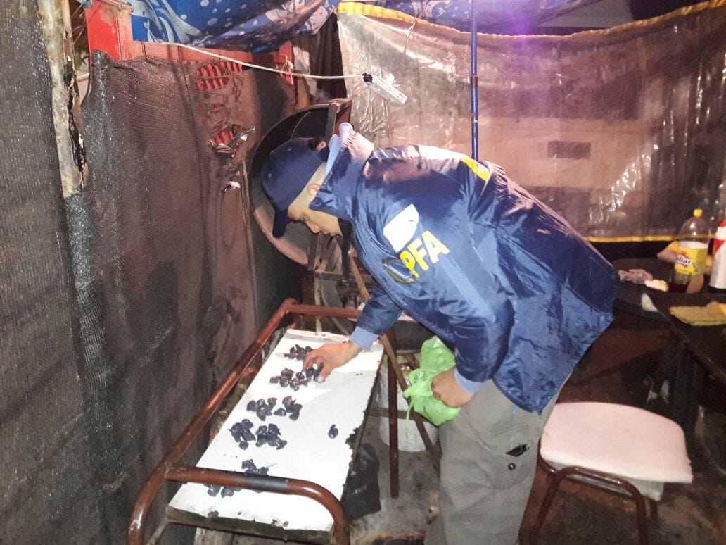Operativo "Narco-parrilla" en San Martín: Detienen a tres personas e incautan más de cinco kilos de marihuana