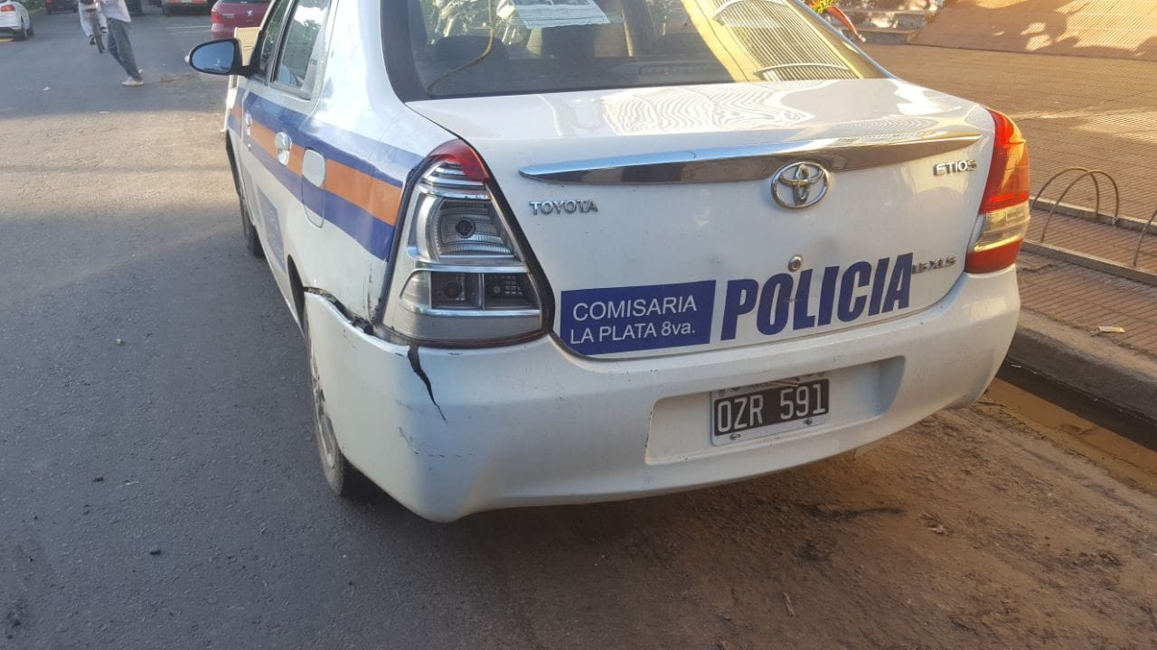Milagro en La Plata: Un hombre intentó matar a su pareja a balazos pero tuvo mala puntería y la mujer salió ilesa