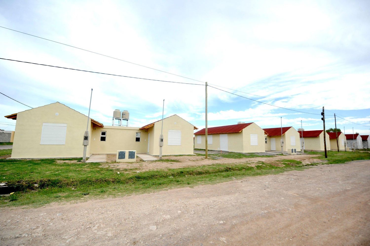 Después de más de 20 años de espera, la Provincia finalizó 6 viviendas que fueron entregadas en Olavarría