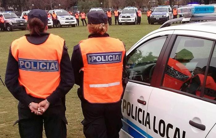 Policía Comunal: Scioli firmó adhesión con Presidente Perón