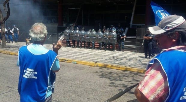 Esteban Echeverría: Gray despidió y reprimió a 30 trabajadores