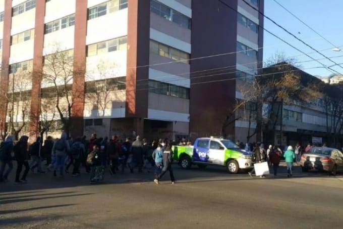 En Mar del Plata, detuvieron a un estudiante que realizó dos amenazas de bomba