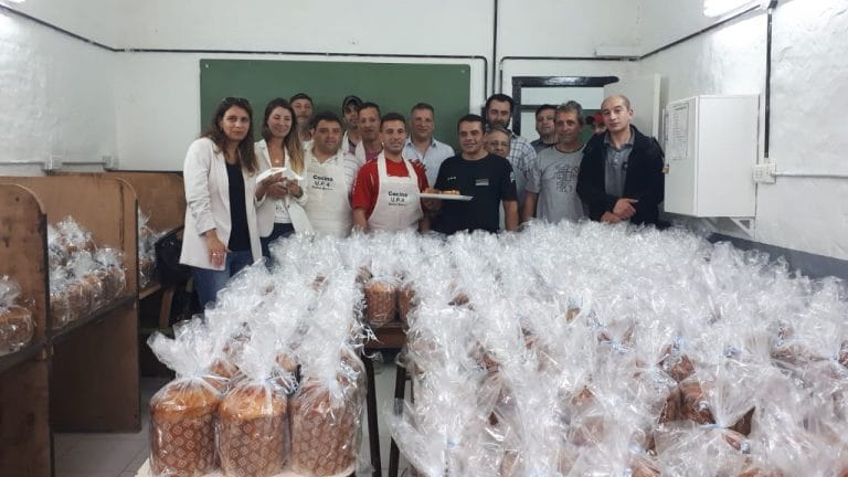 Bahía Blanca: presos elaboraron 2000 pan dulces para familias carenciadas