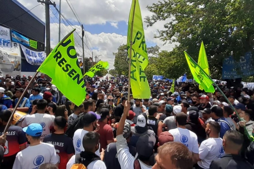 Masiva movilización de la UOCRA en La Plata: Rechazan la llegada de un interventor enviado desde Mar del Plata