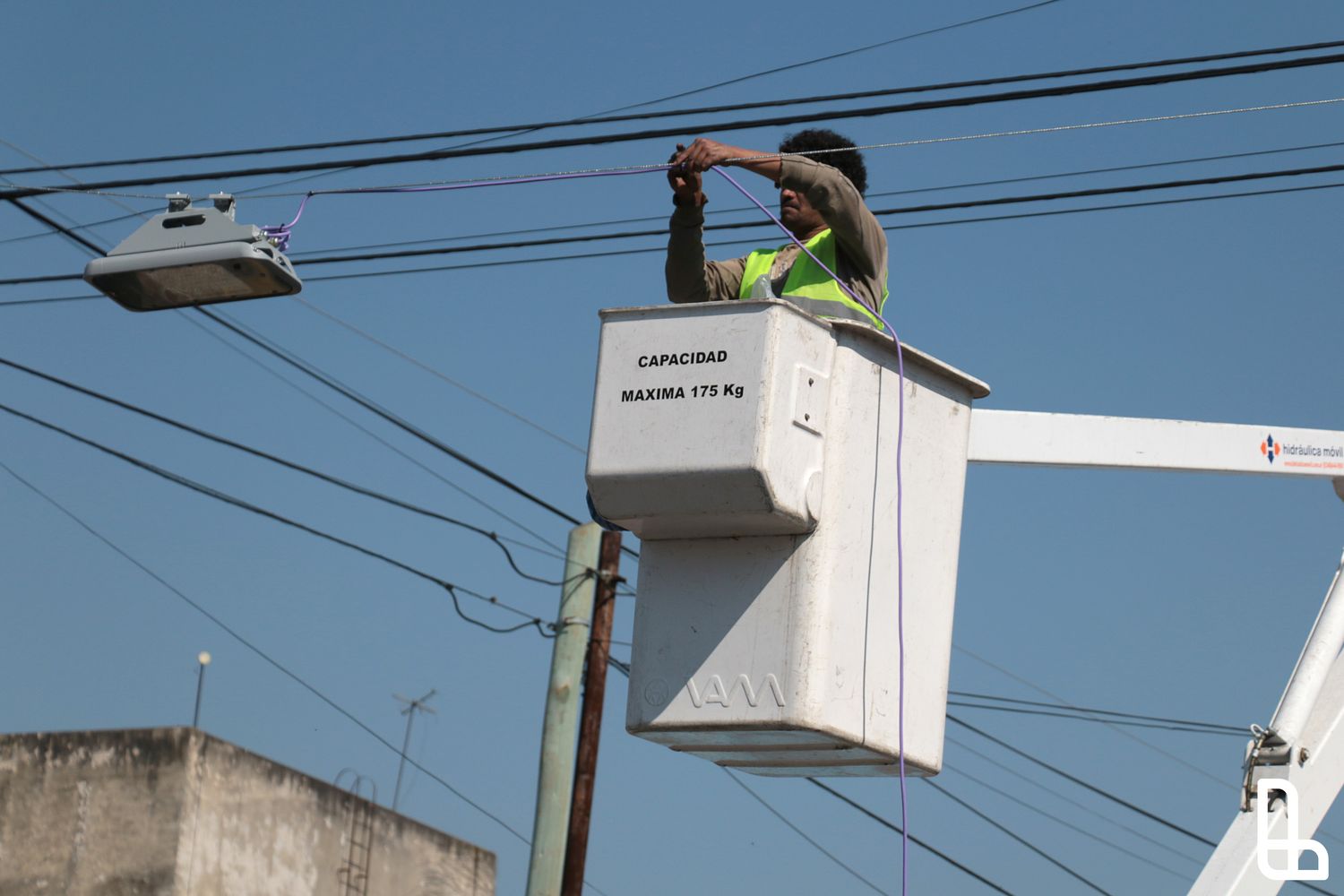 Instalaron nuevas luces LED en los barrios de Lanús Este 