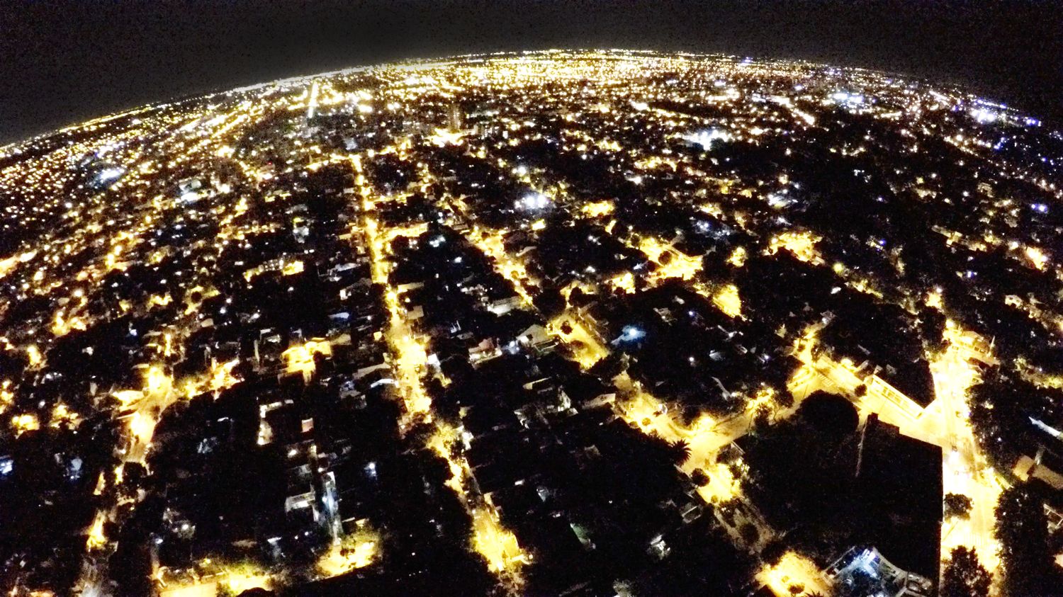 San Fernando es el primer municipio con luz de vereda en todas sus cuadras