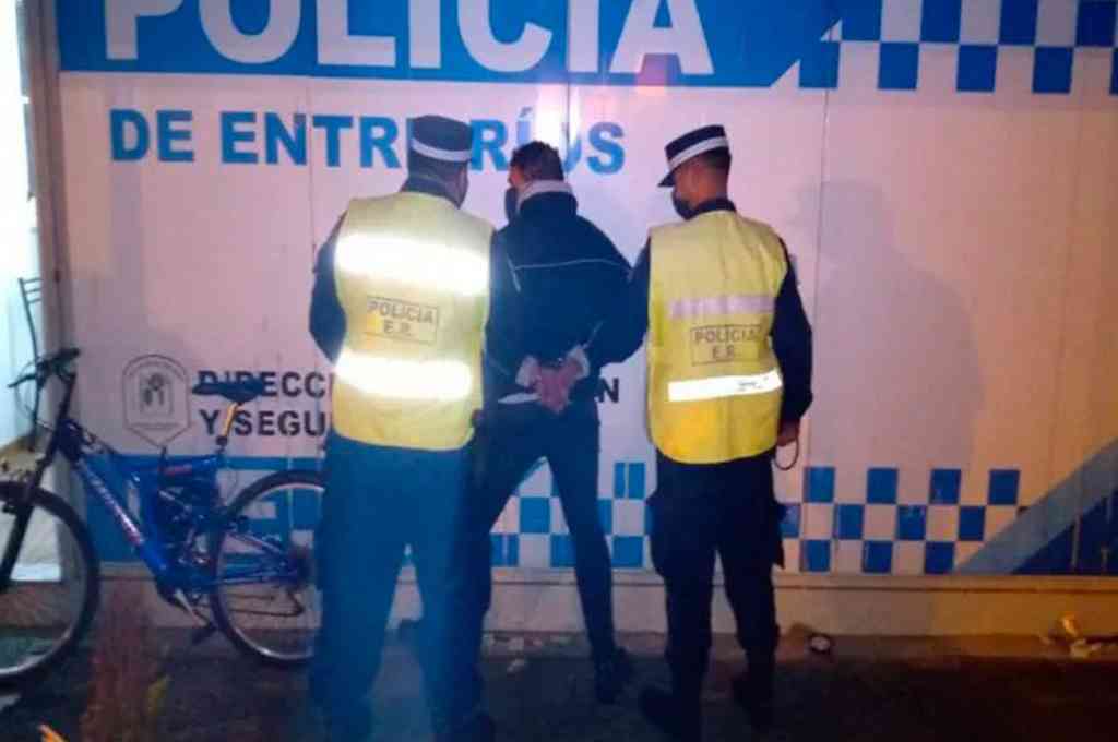 Detienen al amigo prófugo del abogado desaparecido en Quilmes: Tenía dólares y quiso sobornar a la policía