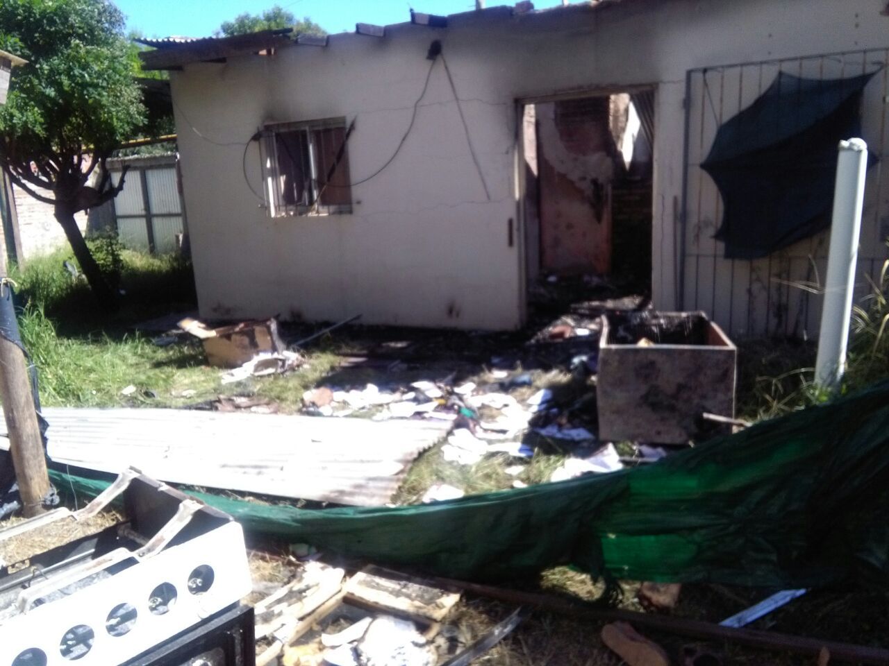 Luján: Explotó una vivienda y hay una mujer en grave estado 