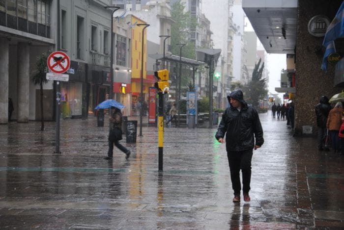 Mar del Plata suspendieron las clases del martes por el temporal