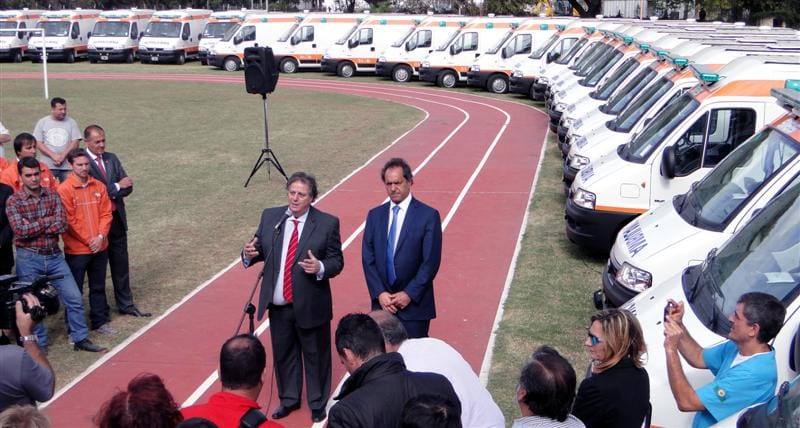 Scioli entregó 50 nuevas ambulancias para Tigre, San Fernando y La Madrid
