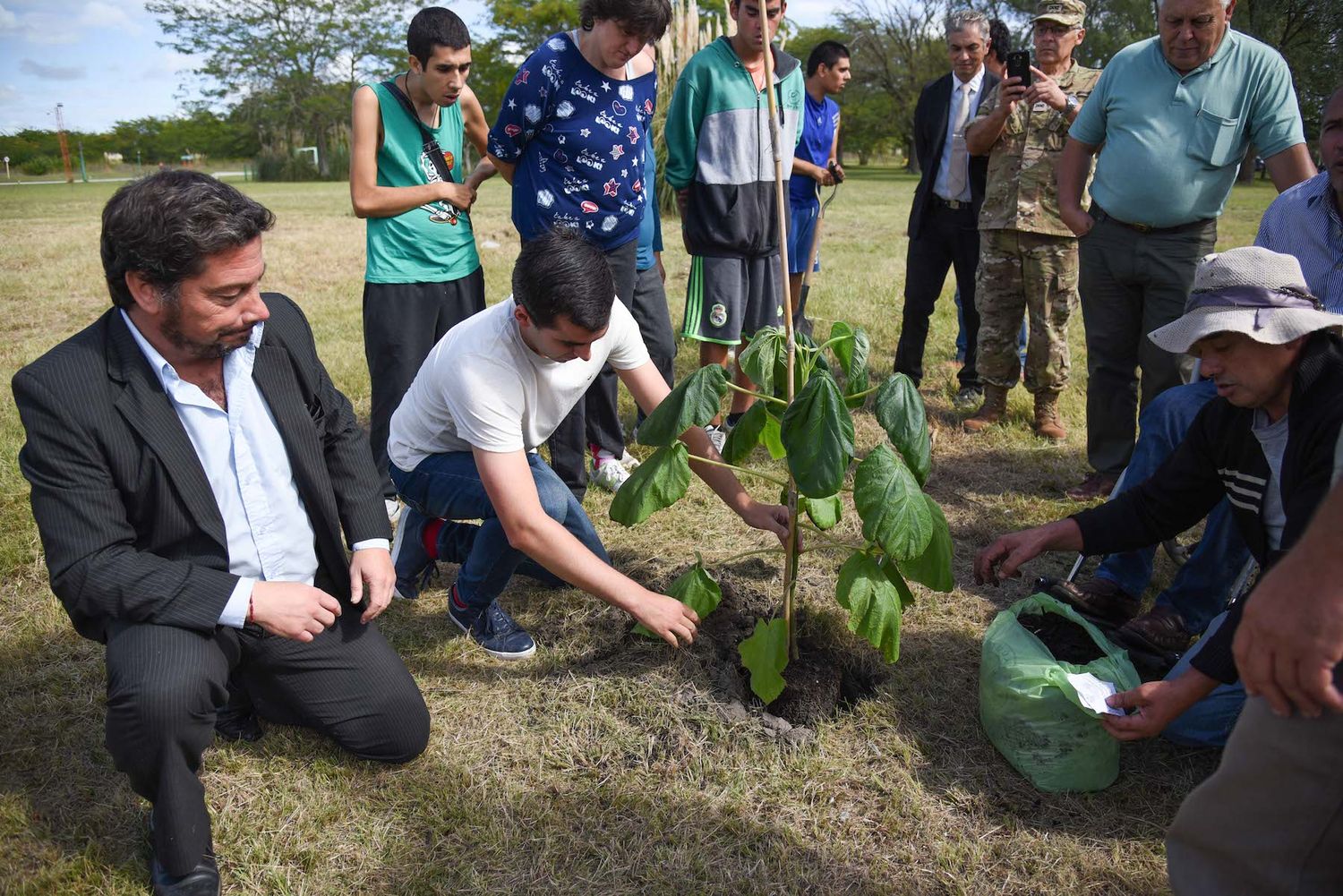 La Plata: Comenzaron con la reforestación del Parque Ecológico