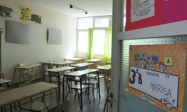 La Provincia comienza a planificar el "anhelado" regreso a las aulas: Obras en escuelas y clases con distanciamiento 