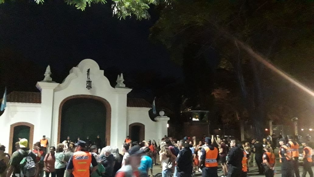 La Quinta de Olivos, de protesta en protesta: Ruidazos, antorchas y marcha por Milagro Sala