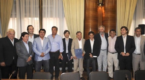 Precios Ciudadanos: Kicillof y Capitanich firmaron convenio con intendentes de la FAM
