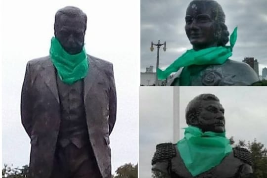 Legalización del aborto: Monumentos de La Plata, Berisso y Ensenada amanecieron con el pañuelo verde