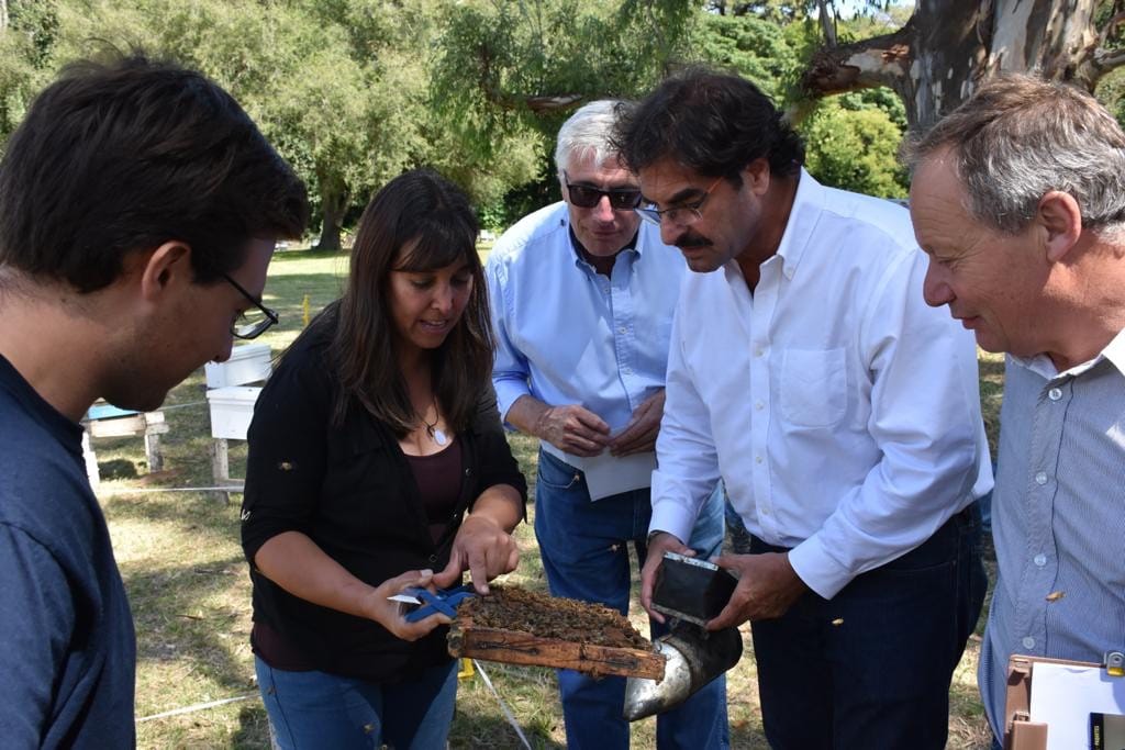 Sarquís y Dinápoli inauguraron el "Encuentro Nacional de Criadores de Material Vivo Seleccionado"
