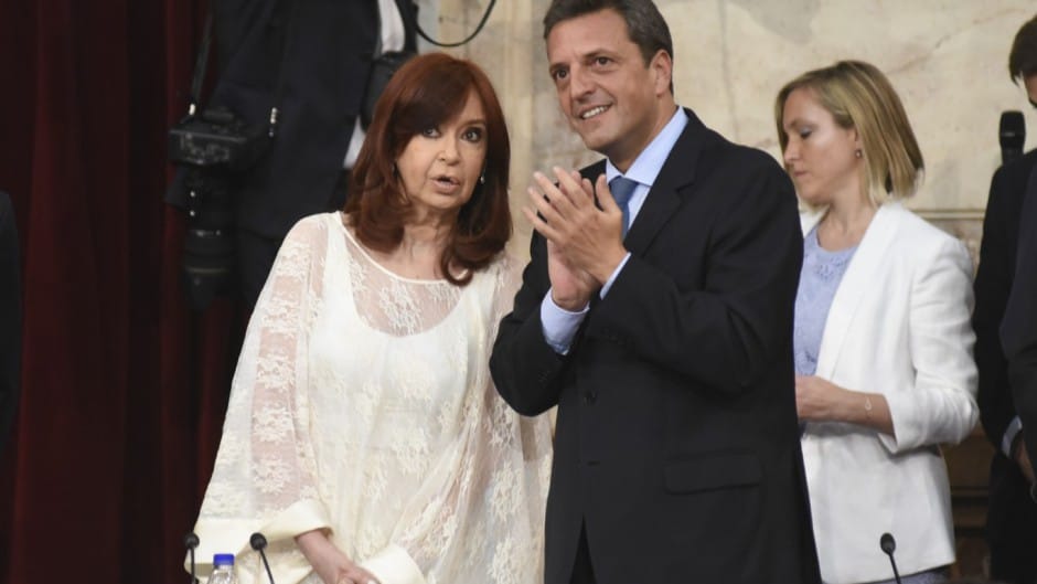Massa y Cristina Kirchner congelaron por 180 días los salarios de legisladores y autoridades del Congreso