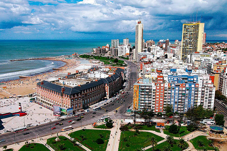 Hoteleros de Mar del Plata afirman que esta temporada de verano "es peor que la de 2001" y piden auxilio al Gobierno