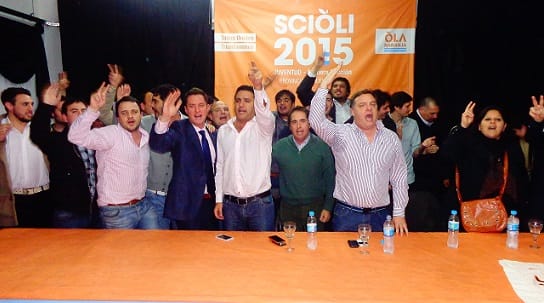 Elecciones 2015: La "ola naranja" de Scioli llegó a la juventud de la Primera Sección