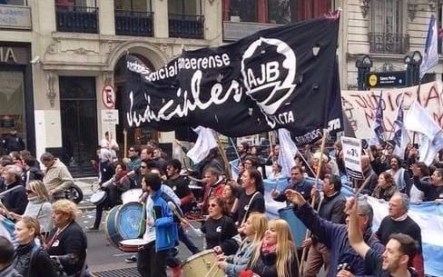 La Plata: Tras un fallo judicial, Vidal deberá llamar a paritarias a los trabajadores judiciales