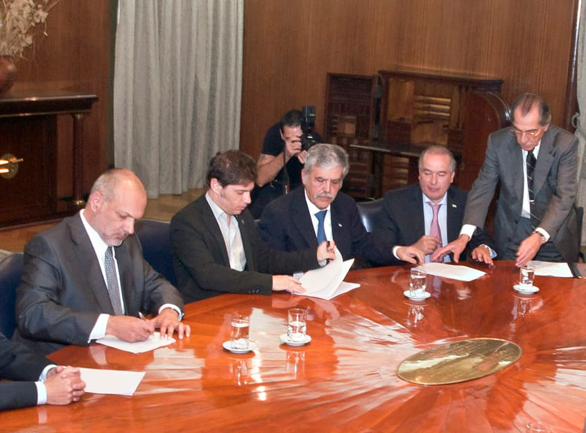 Chubut: Buzzi comprometió a Pan American Energy a pagar deudas con la provincia