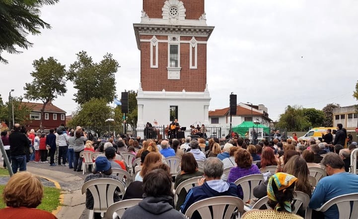 Vicente López celebró los 100 años de la Torre Ader con un show de Jairo