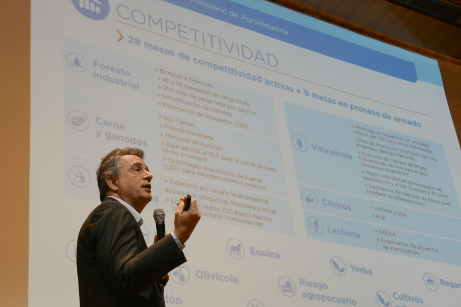 Luis Etchevehere anunció la creación de un polo agrotecnológico en el INTA Castelar