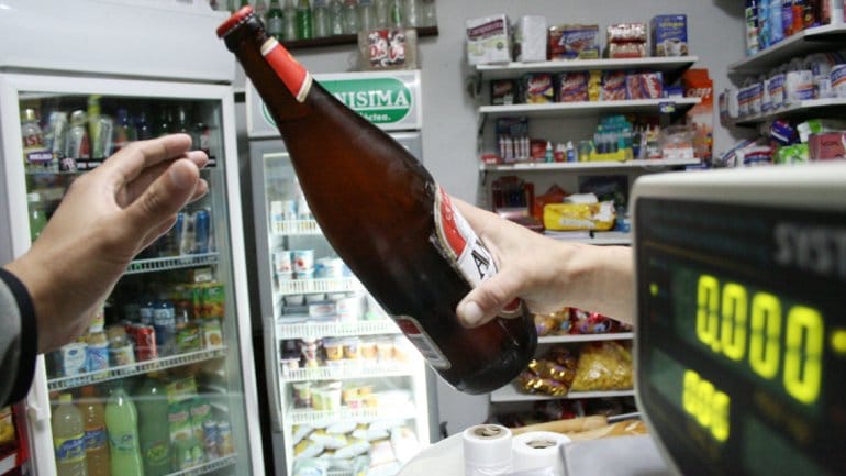 Aprobaron la venta de alcohol hasta las 23 en Provincia