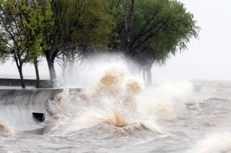 A la espera de las tormentas, emiten aviso por crecida del Río de La Plata