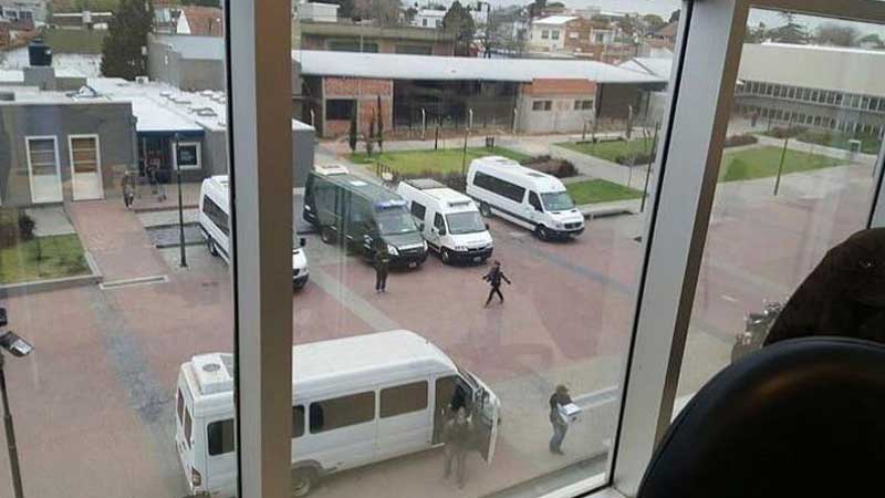 Gendarmería allanó el municipio de Berazategui