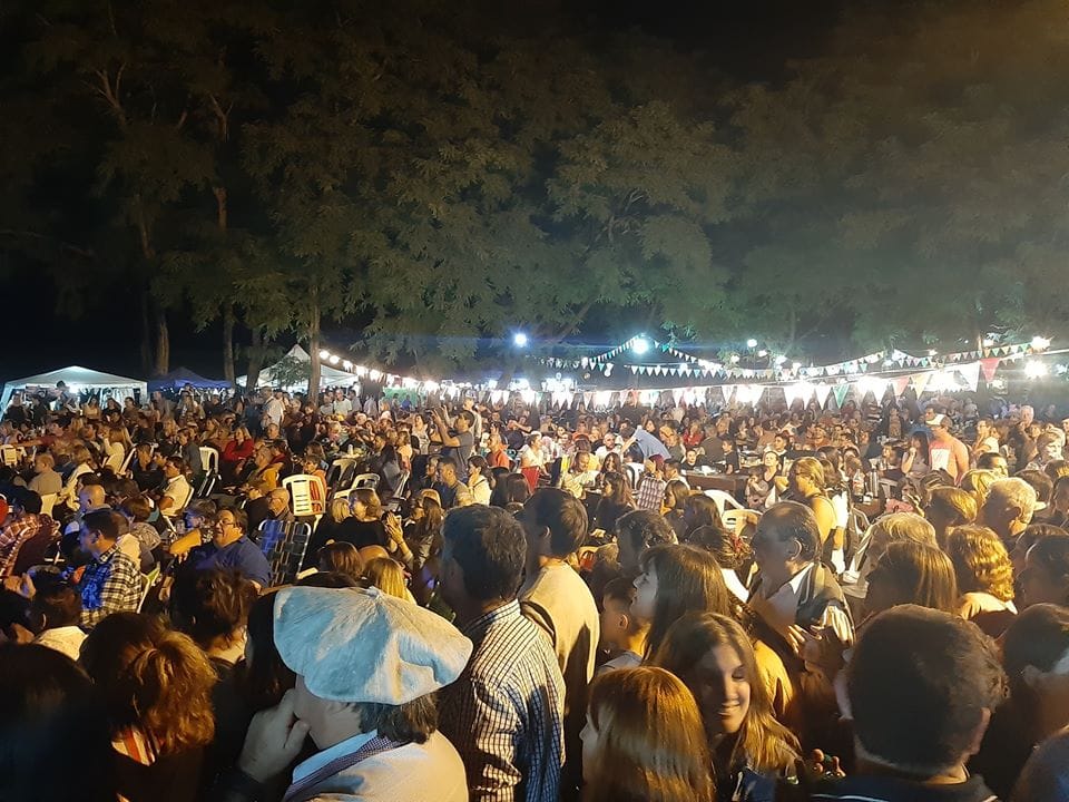 Roque Pérez: La Noche de los Almacenes convocó a 30 mil personas