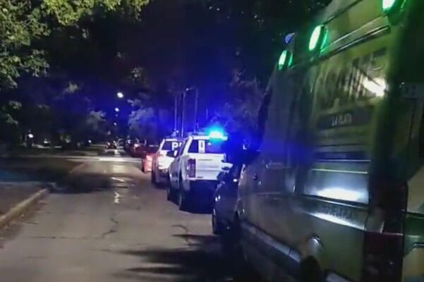 Conmoción en La Plata: Murió una motociclista en un accidente que involucró a un camión de la Municipalidad