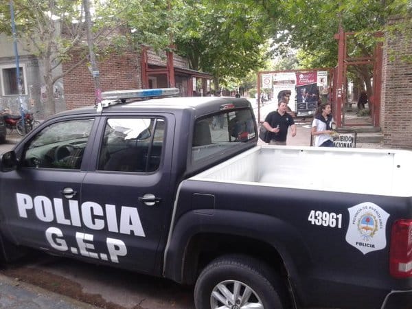 Alerta por constantes amenazas de bomba en las escuelas de Quilmes