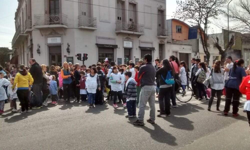 Ante las amenazas de bombas, la Justicia ordenó anular evacuar las escuelas de La Plata