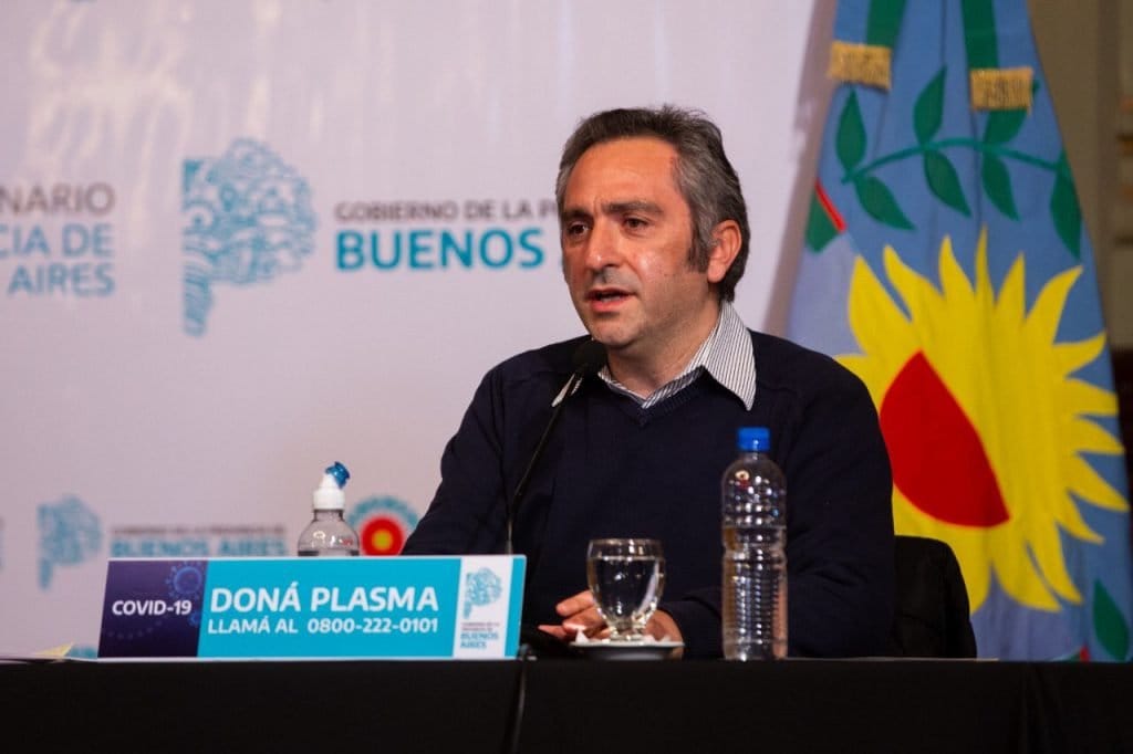 Coronavirus en el gabinete bonaerense: El ministro "Cuervo" Larroque dio positivo