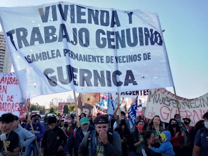 Funcionarios de la Provincia reciben a los desalojados de Guernica para acodar la entrega de tierras y subsidios