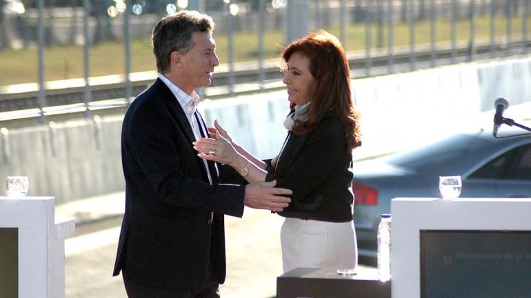 Macri le informó a Cristina que el traspaso de mando será en la Casa Rosada