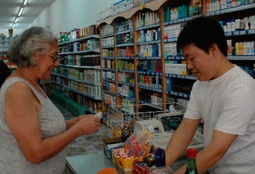 Los supermercados chinos lanzan canastas de pascuas a Precios Cuidados