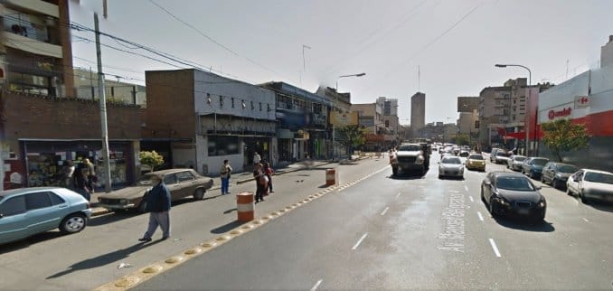 Vecinos lincharon hasta matar al ladrón de un kiosco en Avellaneda