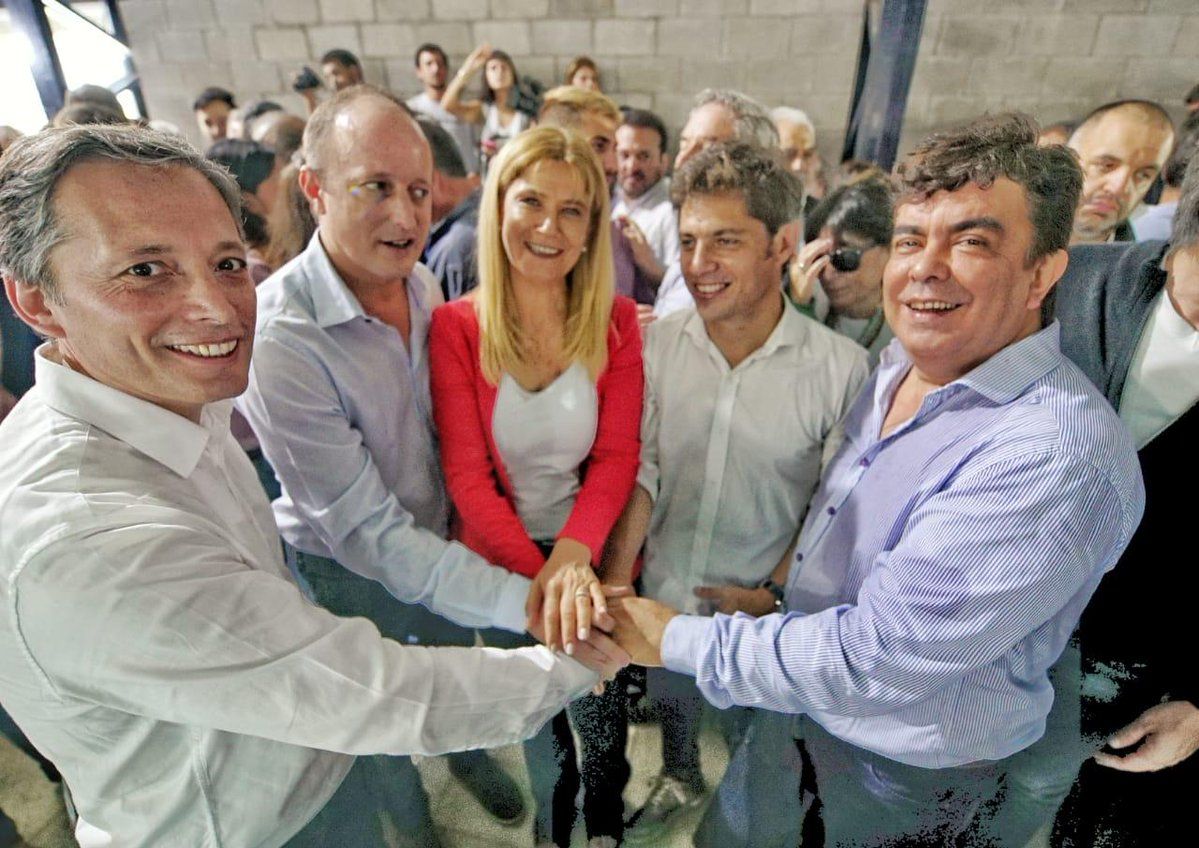 Los precandidatos a gobernador bonaerense del peronismo se mostraron juntos en Avellaneda