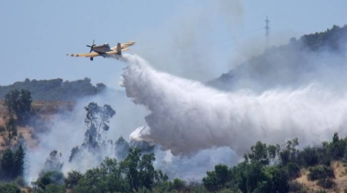 Faltan aviones hidrantes en los incendios del sur bonaerense