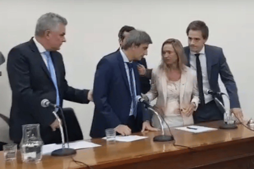 Video: Presidente del Concejo Deliberante se descompensó antes de la Apertura de sesiones en Bahía Blanca
