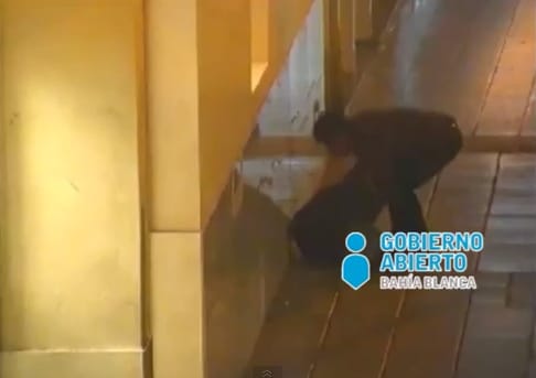 Bahía Blanca: Futbolista atacó a su exnovia y quedó grabado en video